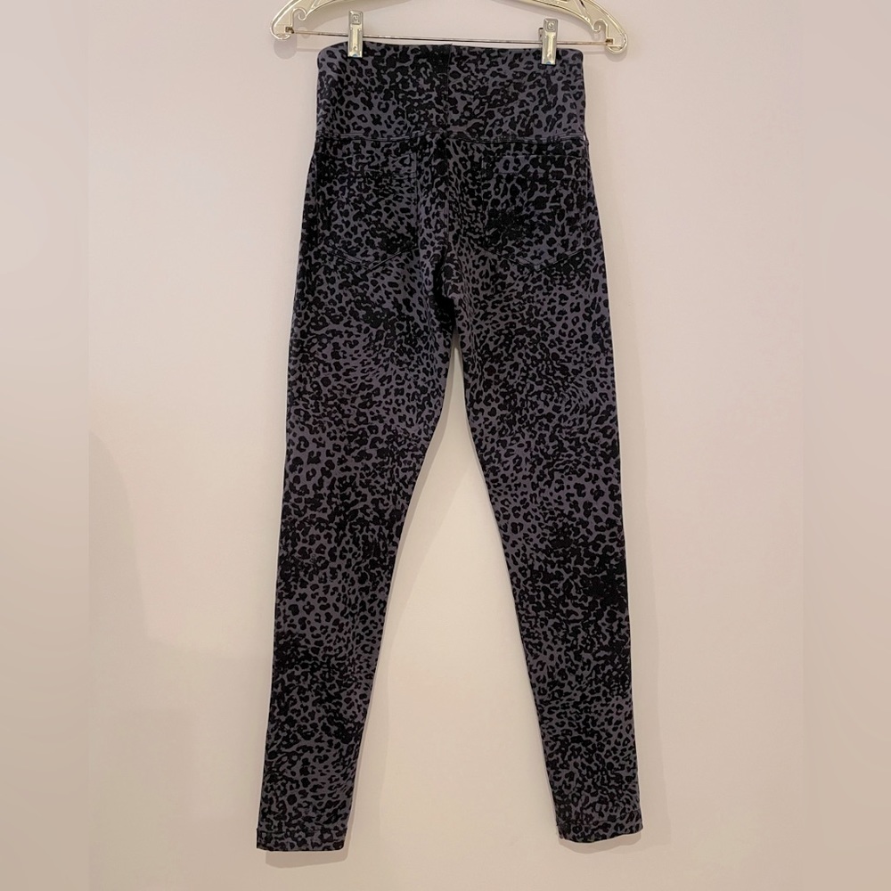 LYSSE Grey Leopard Print Toothpick Denim, Size Small - Picture 5 of 10